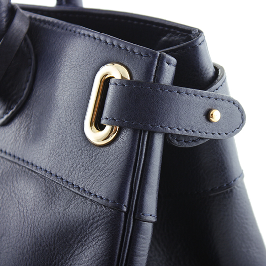 【公式】濱野皮革工藝オンラインショップ | 【濱野皮革工藝】クラッシー アーバントート A4サイズが入るバッグ